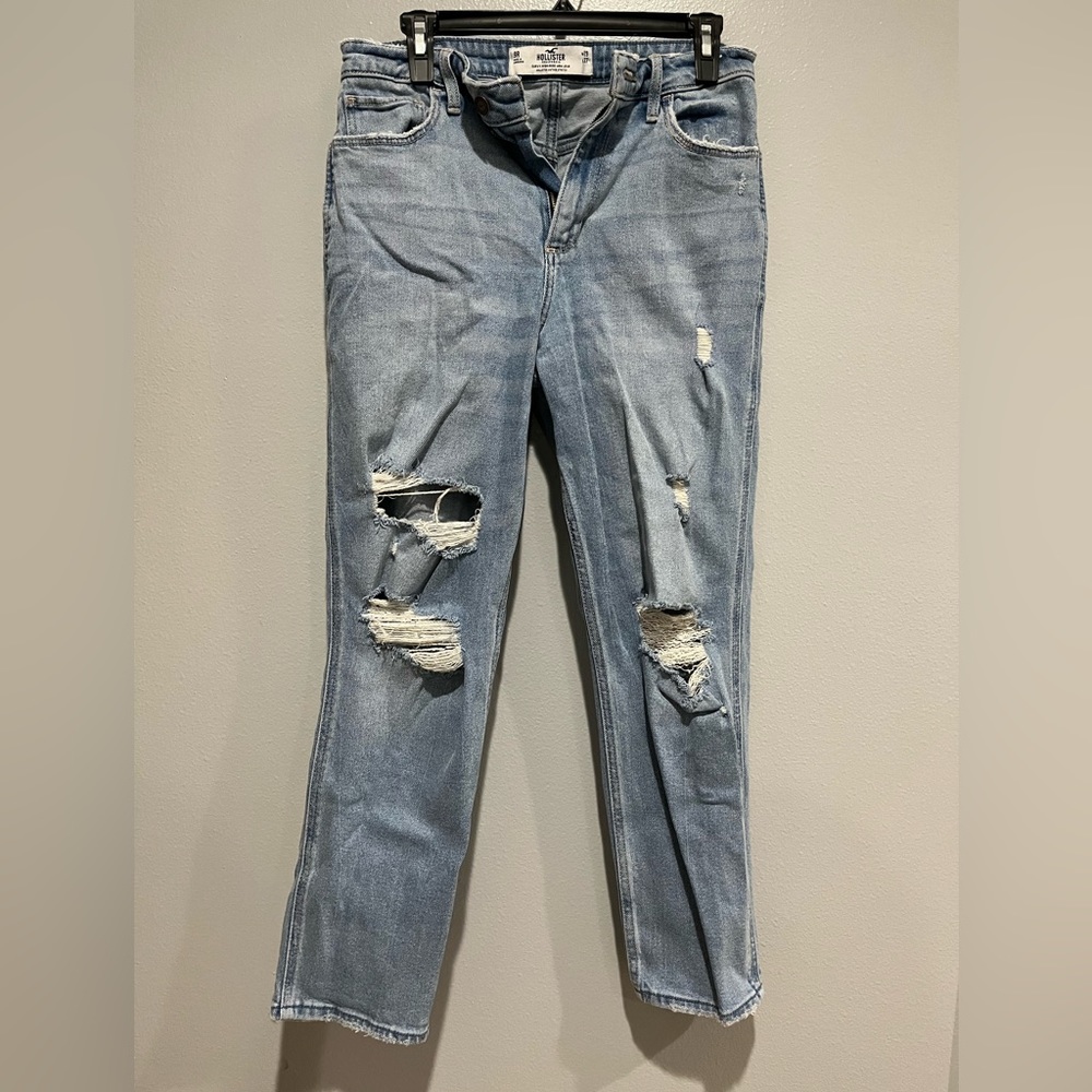 Hollister curvy high rise mom jean light wash